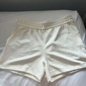 Lululemon Softstreme High-Rise Short 4”